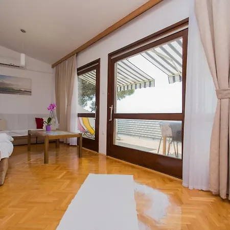 Pinery Apartman